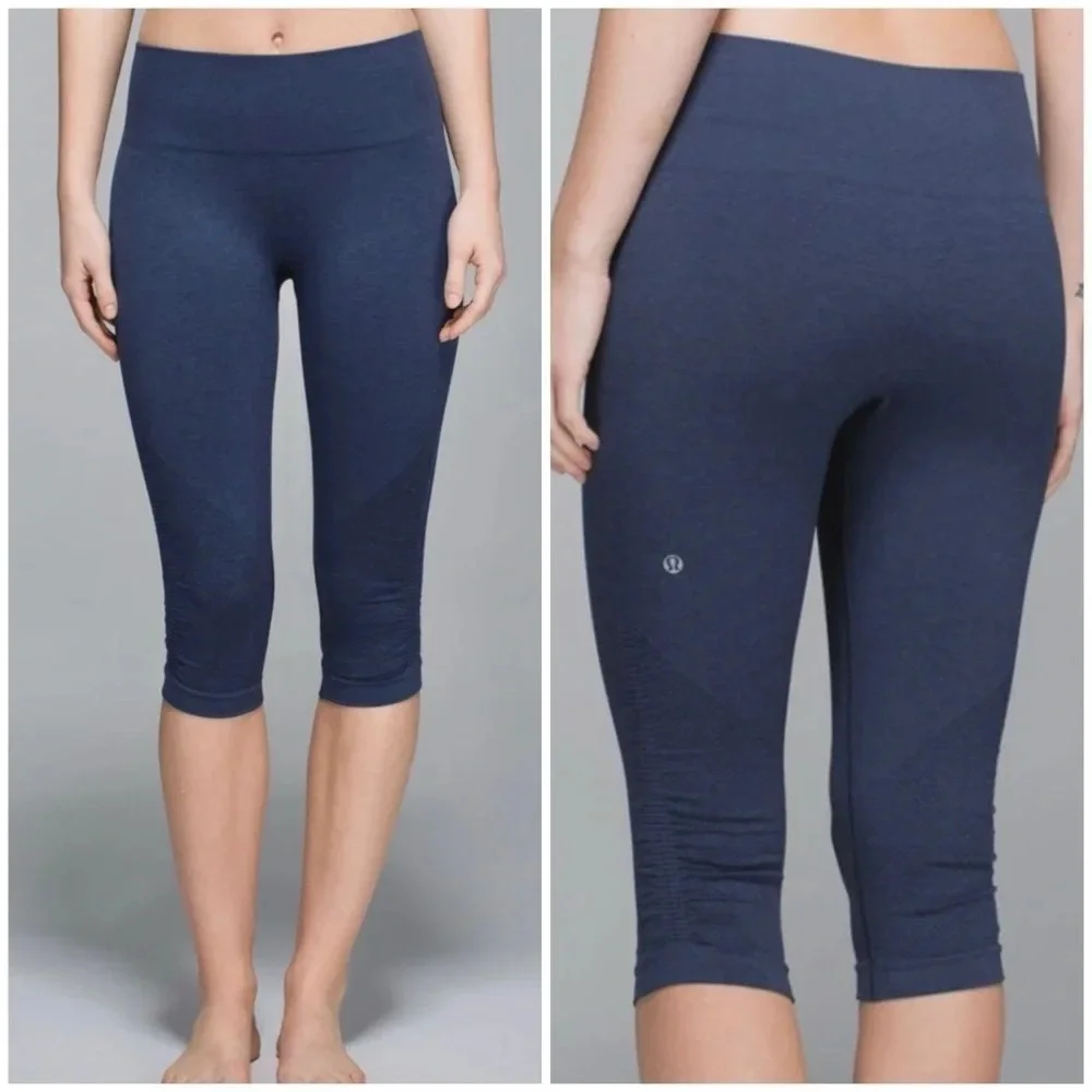 Lululemon In The Flow Crop. Ruched Cinched Legs. Heathered Deep Navy. Size 8
